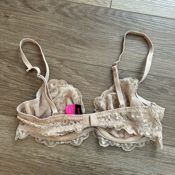 Lace bra - Picture 2 of 3